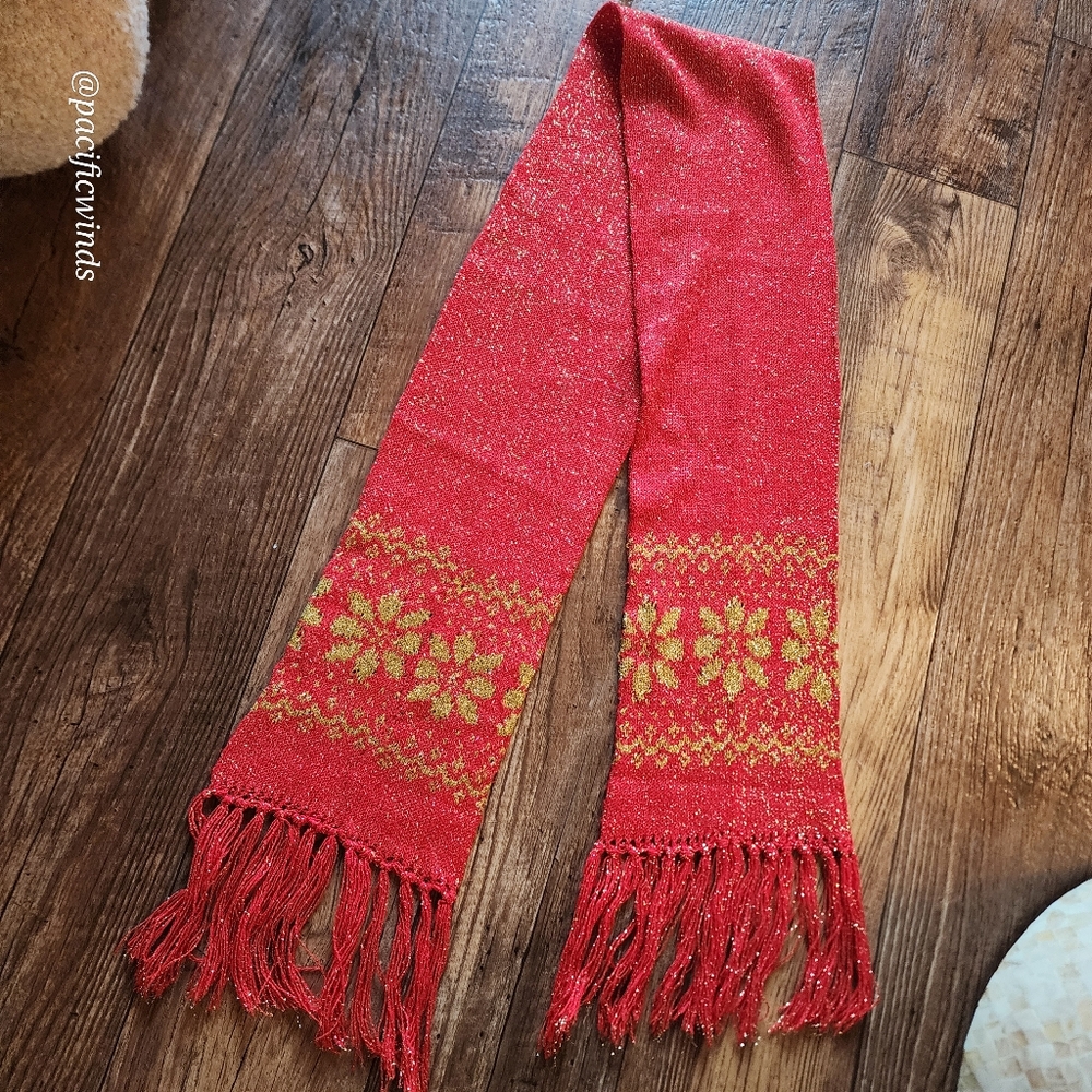 METALLIC THREAD SNOWFLAKE HOLIDAY SCARF